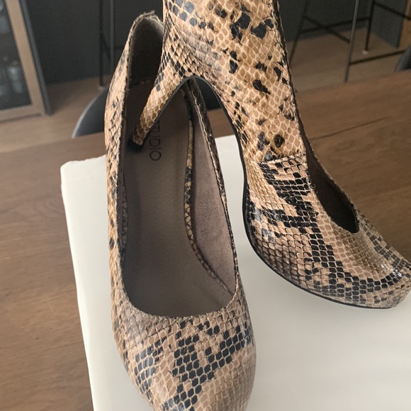 Snake heels - Picture 2 of 2